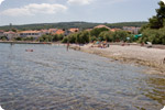 Strand Vlacica - Strand in Supetar auf der Insel Brac in Dalmatien